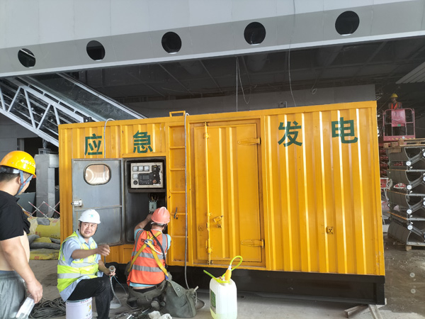 莲都怎样判断空气滤清器是否需要更换？